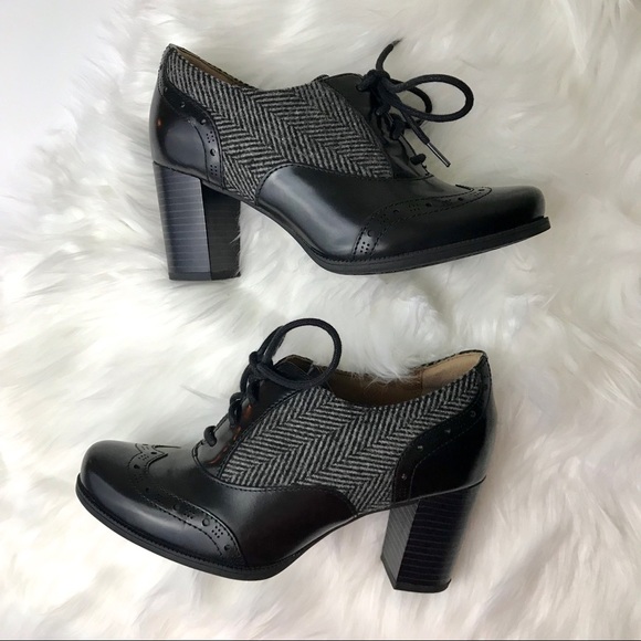 clarks artisan oxford